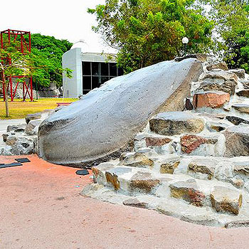 PARQUE LA PIEDRA LISA COLIMA